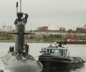 French Submarine Perle SSN arrives at Halifax Harbour on September 7, 2016 to take part in Exercise CUTLASS FURY. Photo: LS , Laurance Clarke 12 Wing Imaging Services, Shearwater, N.S SW08-2016-0227-024 ~ Le sous marin français Perle SSN arrive au port d’Halifax, le 7 septembre 2016, afin de participer à l’exercice CUTLASS FURY. Photo : Mat 1 Laurance Clarke, Services d’imagerie de la 12e Escadre, Shearwater, Nouvelle Écosse SW08-2016-0227-009