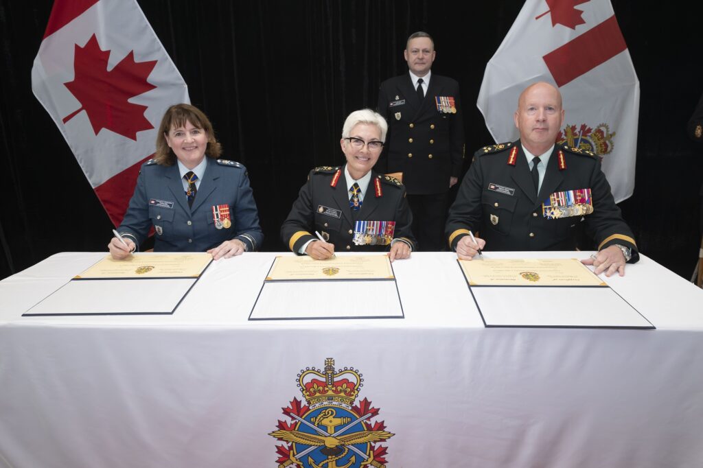 The new Vice Chief of Defence Staff LGen Stephen Kelsey at a ceremony led by CDS Gen Jennie Carignan. Also pictured, LGen Frances Allen who passed on the role. Image source: https://x.com/canadianforces/status/1819075512402137547?s=46&t=p4lFEPcgf9Fr62eZ-cDyUA