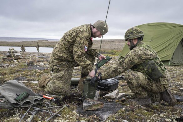 Canadian Armed Forces members of the Land Task Force establish communications as part of the observation point on Victoria Island, Nunavut during NANOOK-NUNAKPUT on the 24th of August, 2024. Photo by: Master Corporal Alana Morin, Joint Task Force - North, Yellowknife.