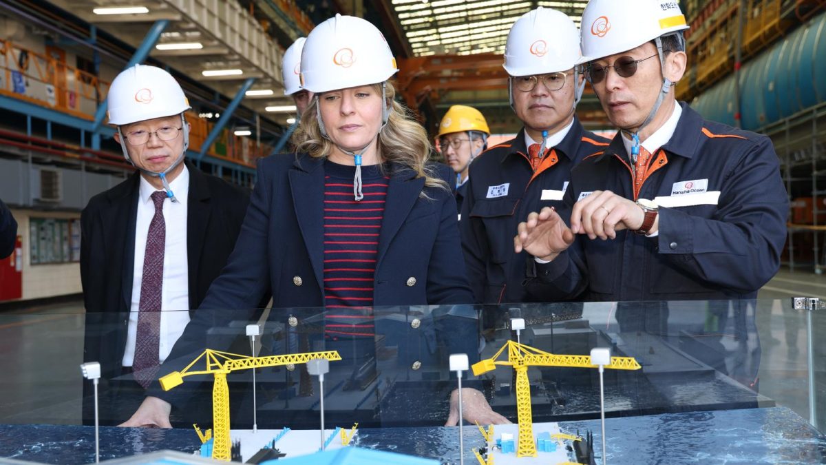 A Glimpse Below the Surface: Minister Joly Steps into South Korea’s KSS-III Submarine Program