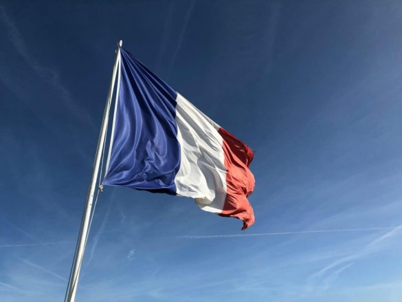 Canada and France have signed a framework that provides Canadian companies with access to classified information needed for defence and security projects.